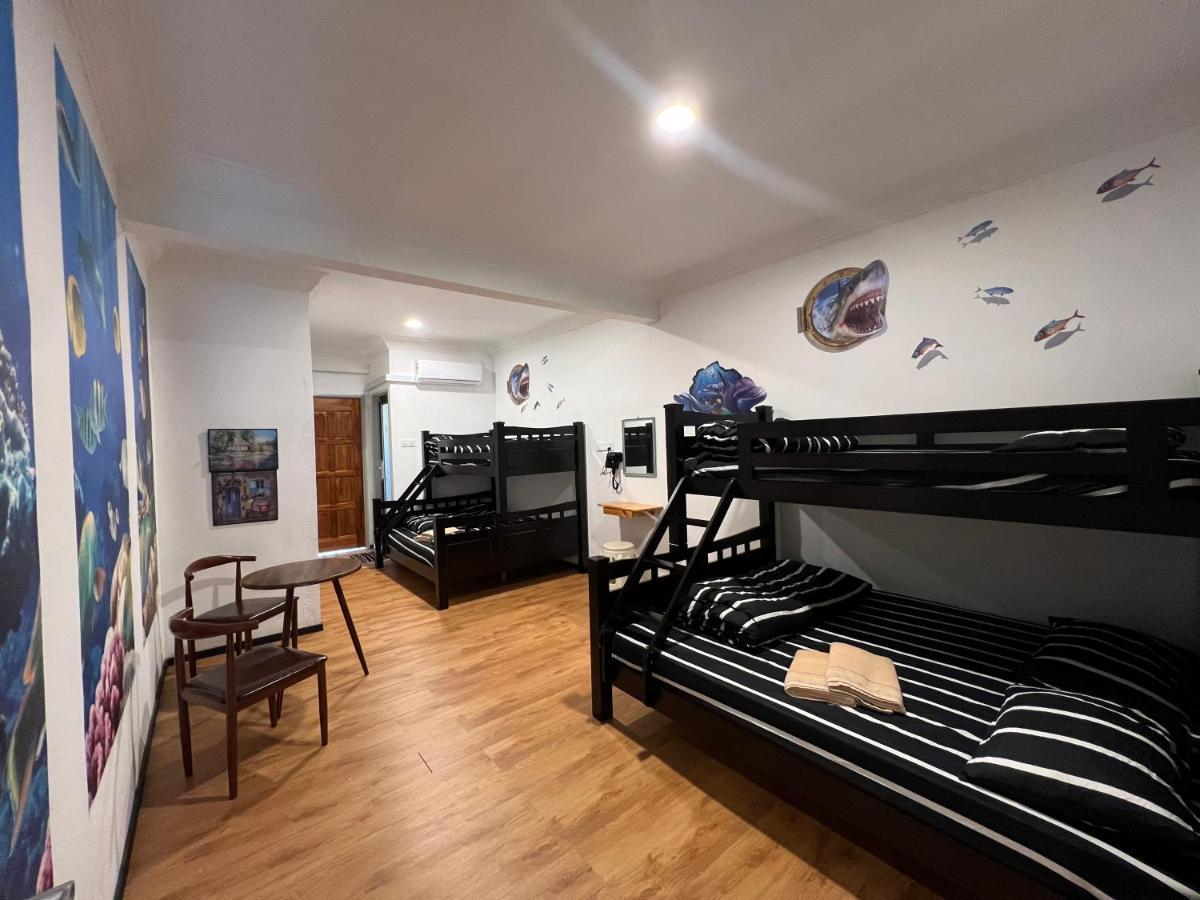The Ship Guesthouse Room Semporna Zewnętrze zdjęcie